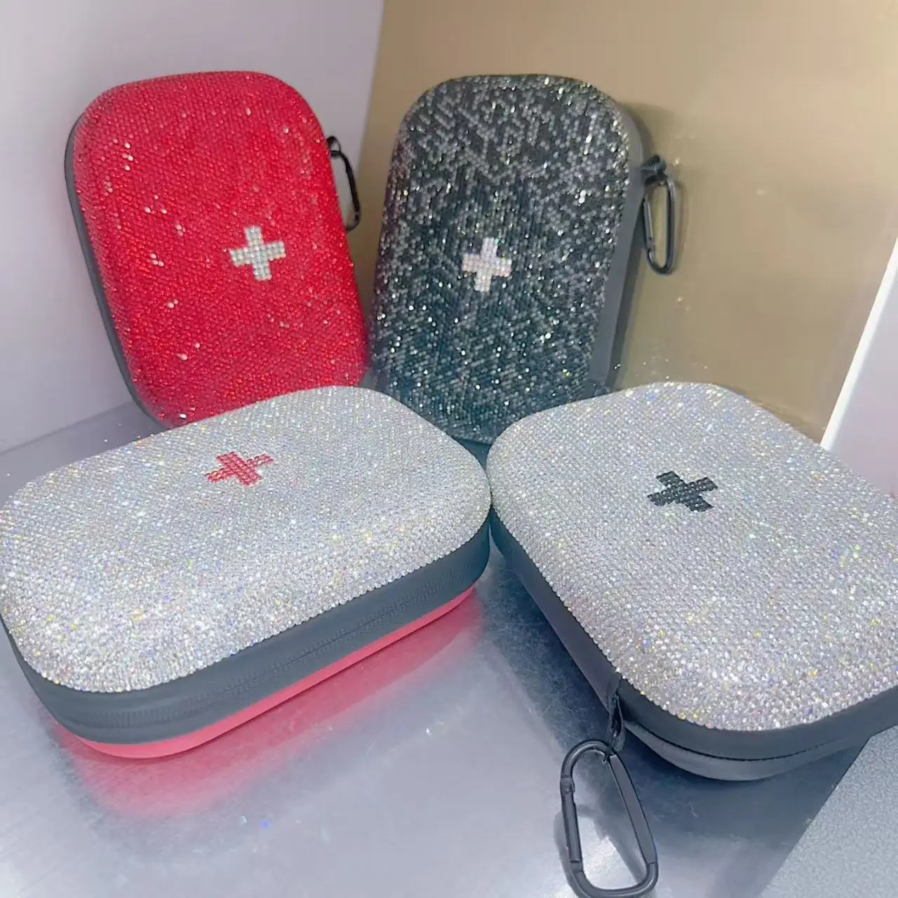 Trousse de premiers secours vi - First Aid Bag Kit avis et prix